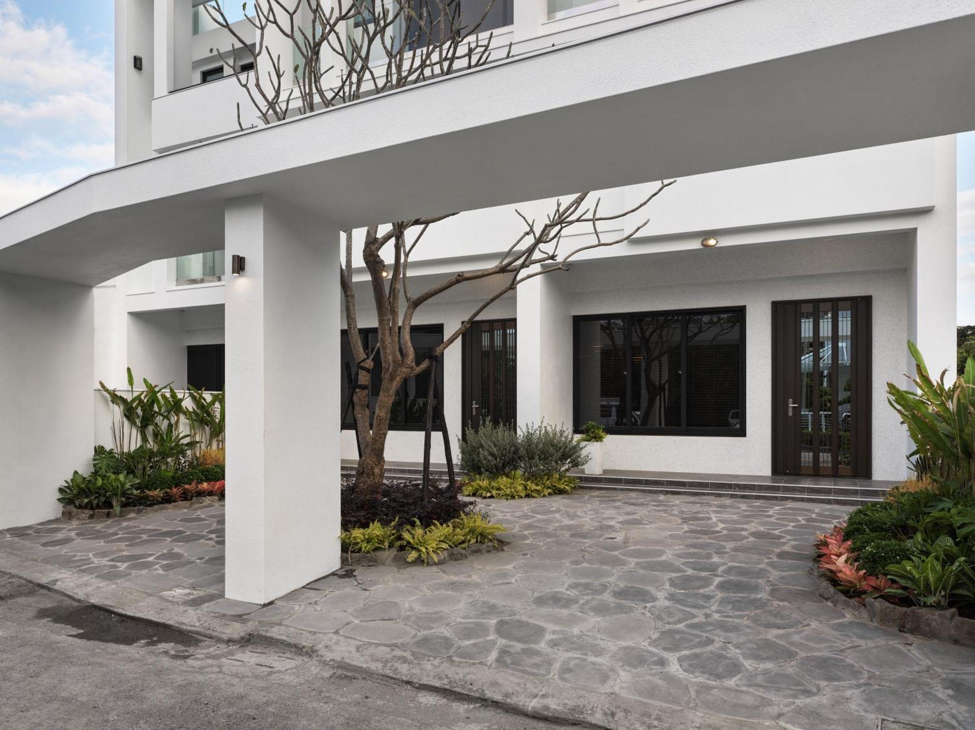 廷海特潮流民宿 L 近鐵花村 L 自助入住 Taitung Bagian luar foto
